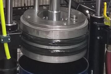 (2) Heated follower plate (2) Heated follower plate