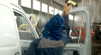 (3) Car body painting by humans (3) Car body painting by humans