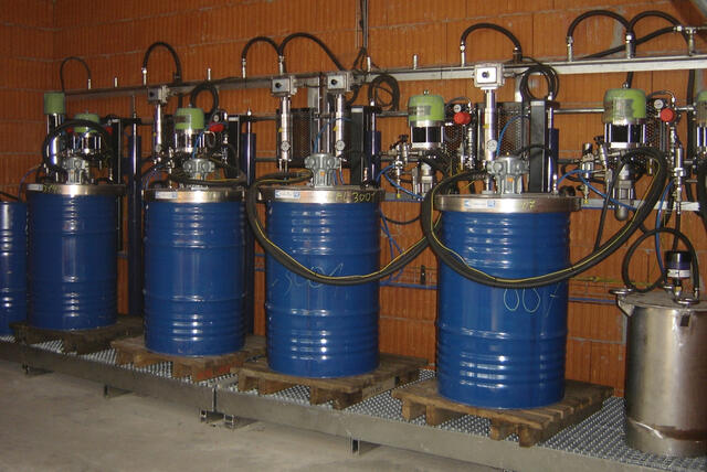 Heated paint ktchen for several colors Heated paint ktchen for several colors