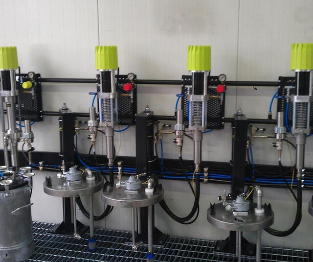 Liquid paint kitchen for multi-component paint Liquid paint kitchen for multi-component paint